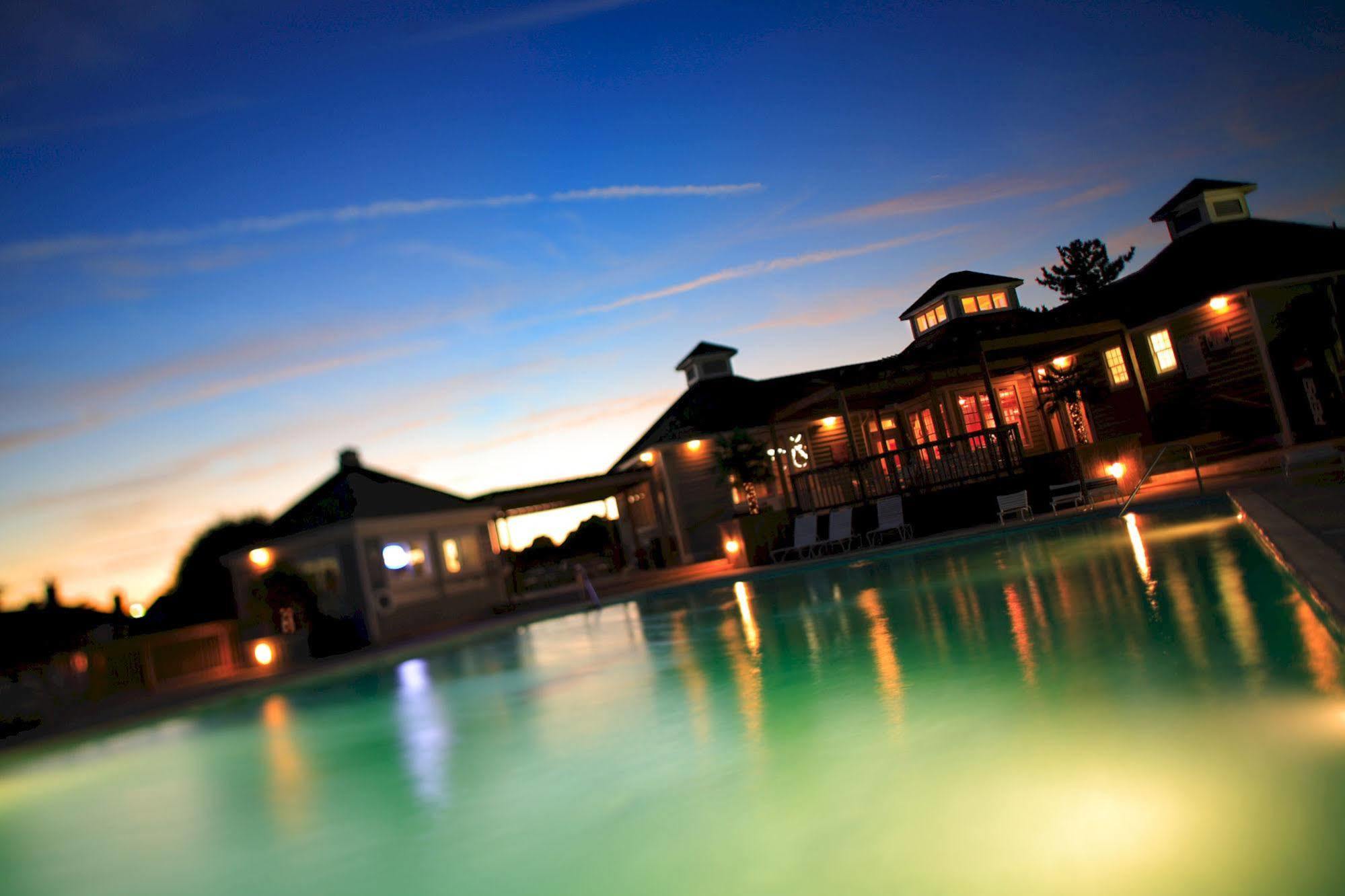 Pirate'S Cove Resort Condos Мантео Экстерьер фото